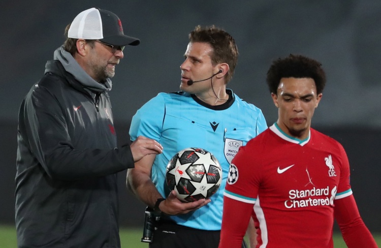 李扬两次失误葬送好局！盯人不紧，踢人送点，蓉城球员集体不满