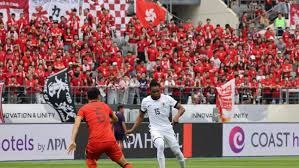 纽约洋基队传奇主帅比利·马丁多次被解雇又重聘，成为大老板时代下的特殊景观